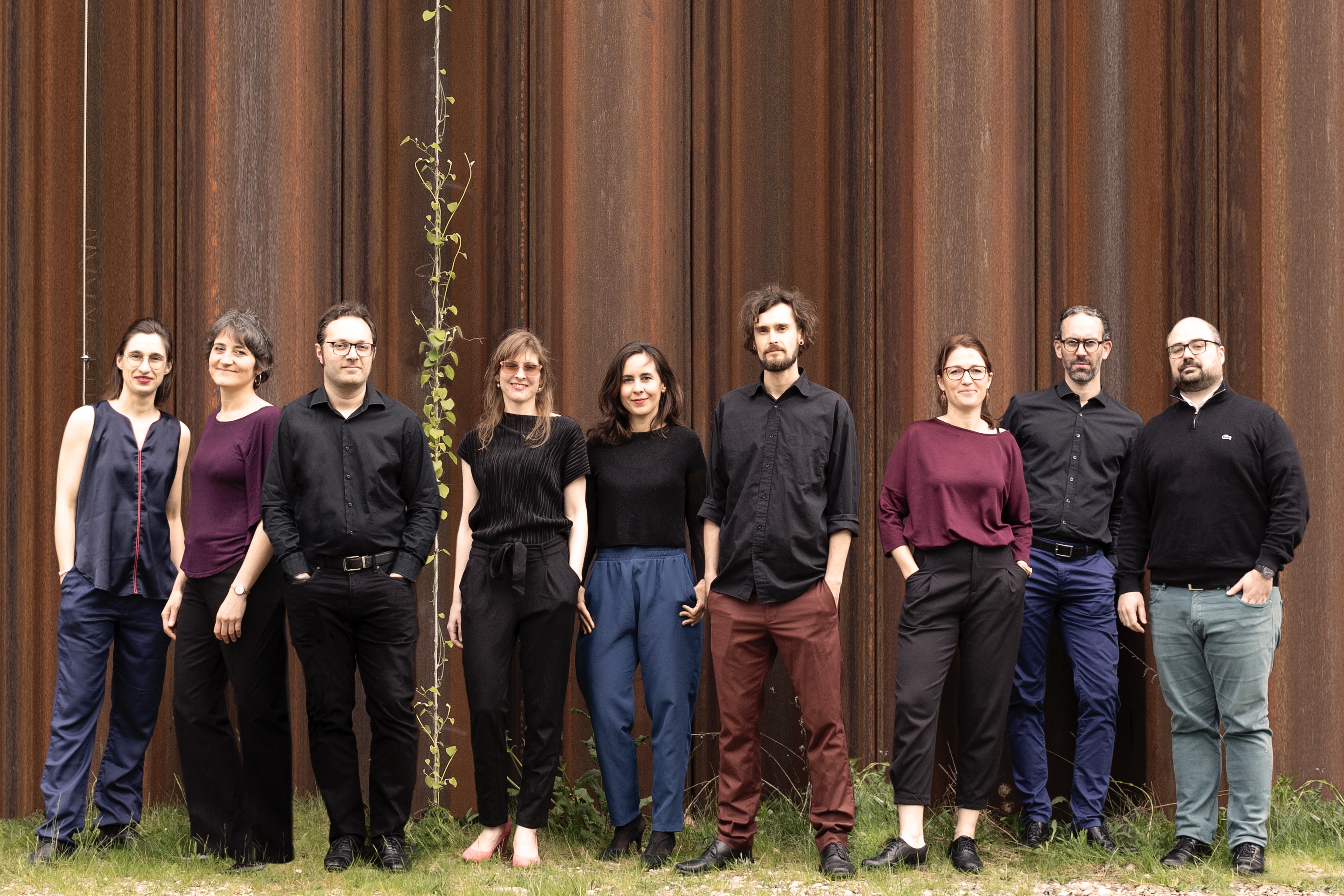 Šiuolaikinės muzikos ansamblis „der/gelbe/klang“. Org. foto. Ensemble dergelbeklang.jpg