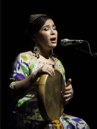 Gulzoda_at_womex16_showcases_by_Jacob_Crawfurd.jpg