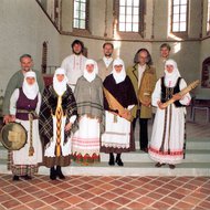 Visiukai_Tartu_2005.jpg